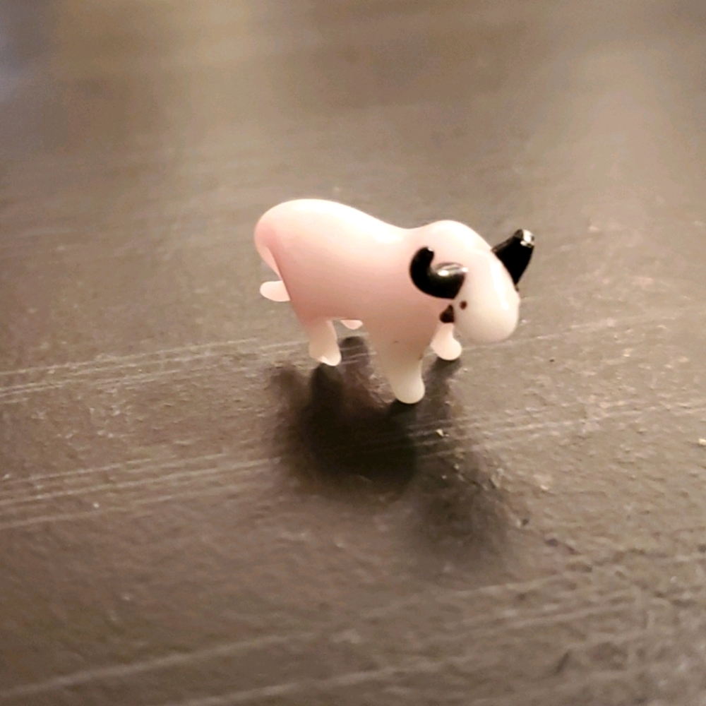 Glass figurine animal